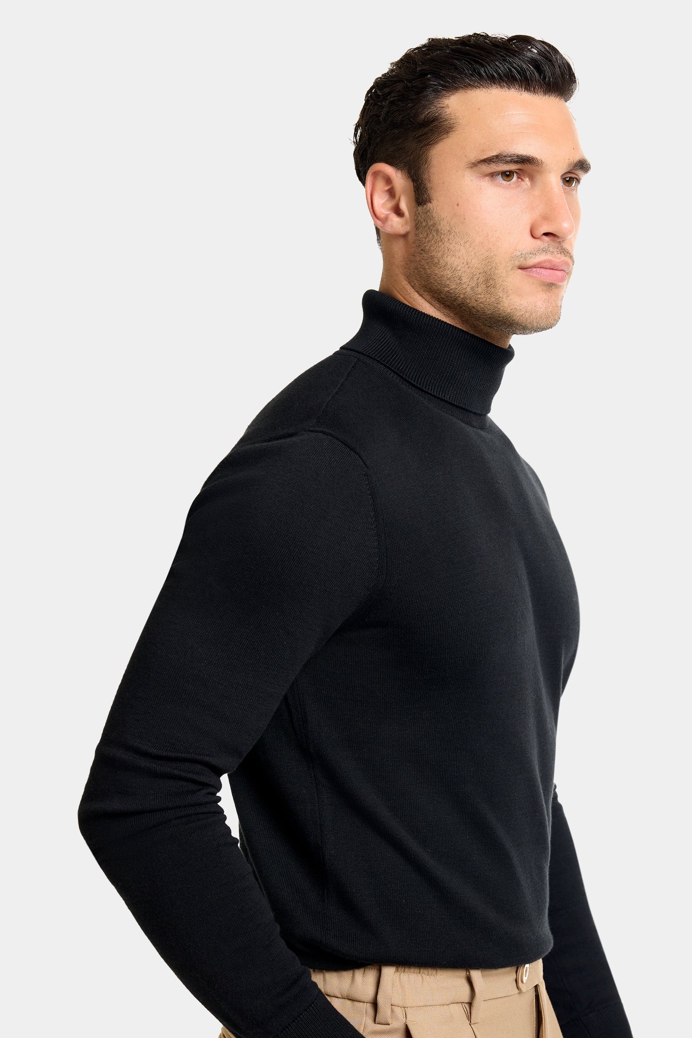 URBAN TURTLENECK SWEATER