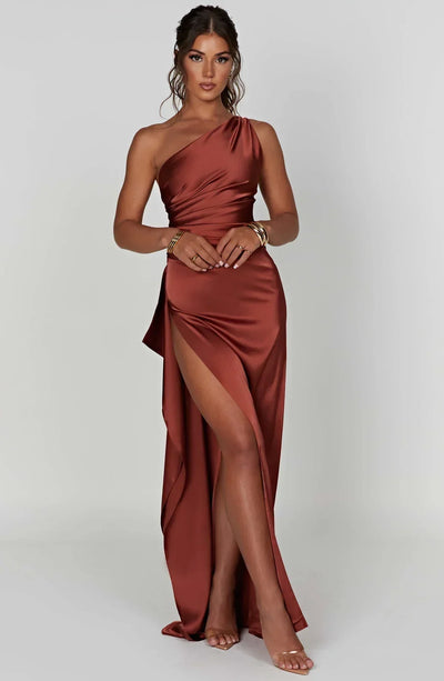 Elara - Luxe Satijnen One-Shoulder Splitjurk